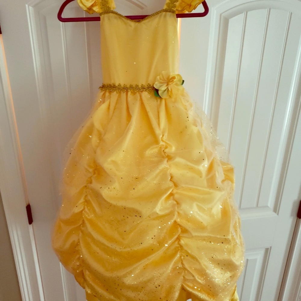 Belle costume